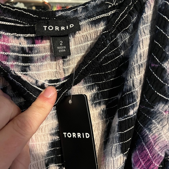 Brand New TORRID Babydoll Rayon Tie Dye Smocked Cold Shoulder Top Size 2 2X Plus - Picture 9 of 14